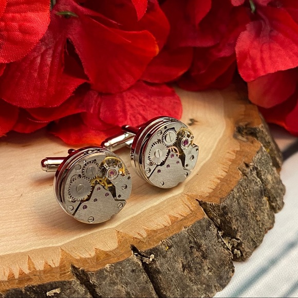 Silver Steampunk Skeleton Clock Gears Cufflinks - Picture 7 of 16